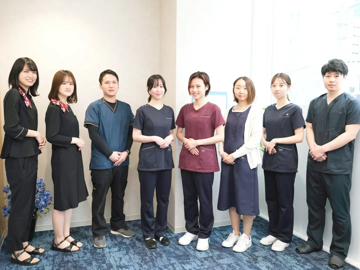 アステリアクリニック公式サイト掲載のスタッフ集合写真